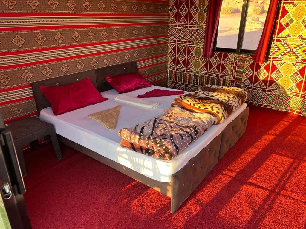 Bedouin Adventure & Tours Hotel Вади Рум Стая снимка